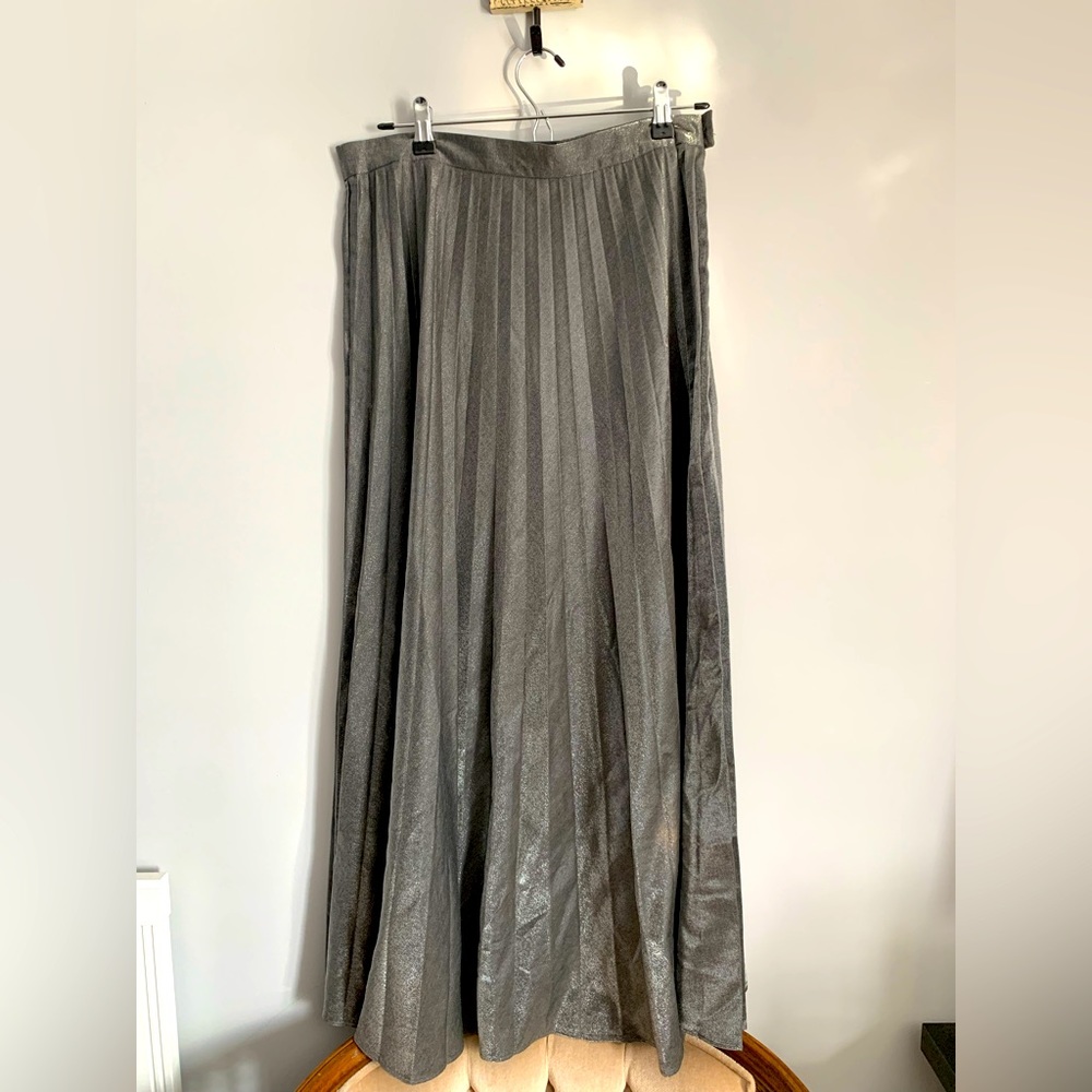 Vintage Pleated Metallic Maxi Skirt - Picture 3 of 10